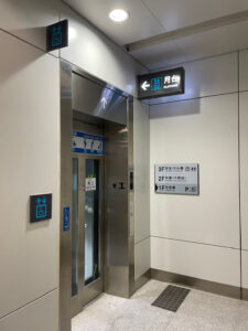 捷運站電梯
